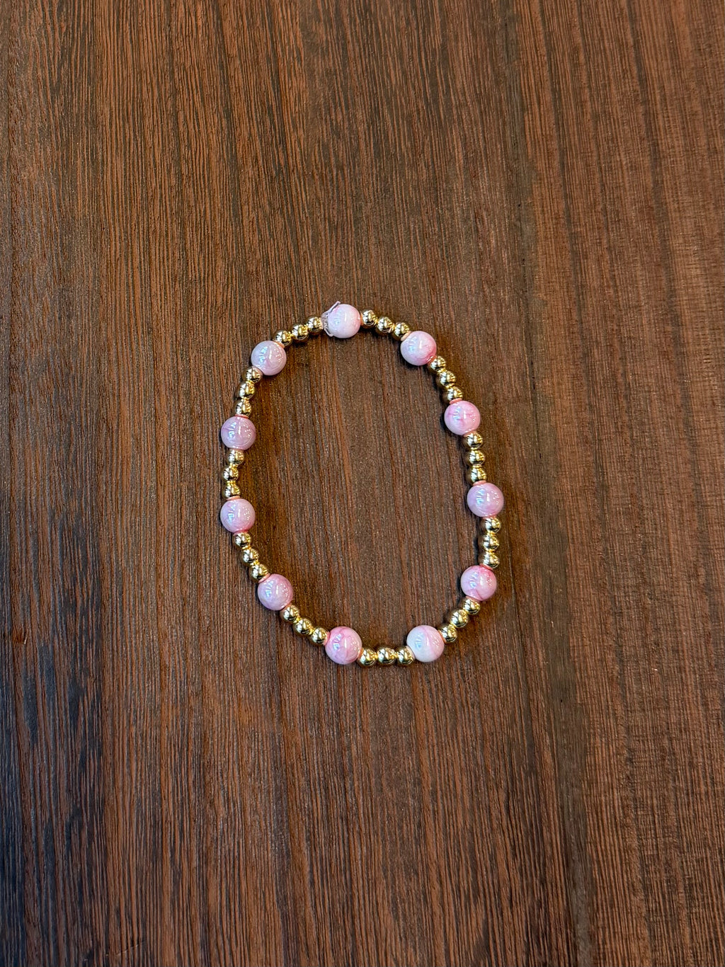 Stretchy gold bracelet