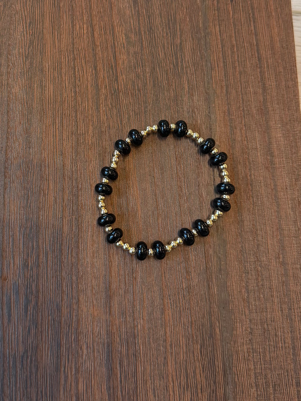 Stretchy gold bracelet