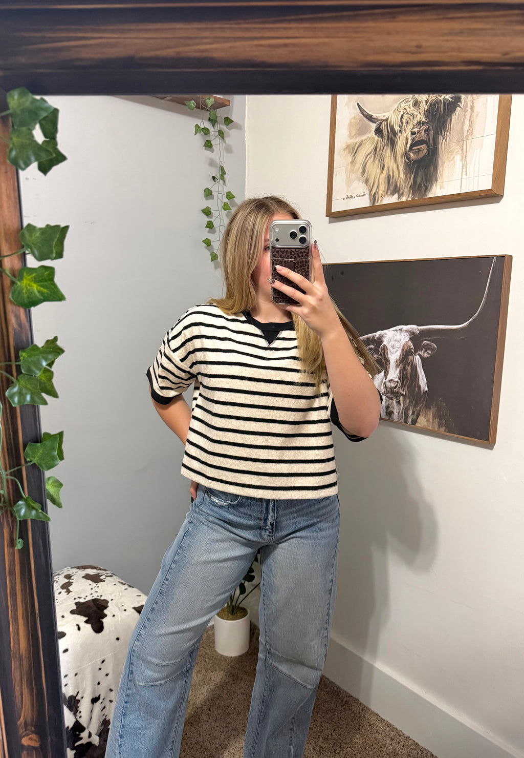 Oversized striped waist length tee - black