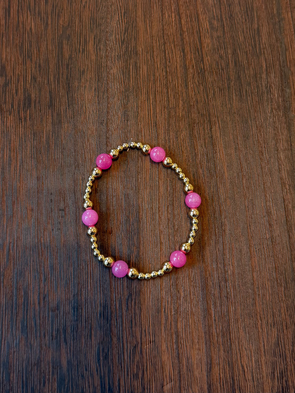 Stretchy gold bracelet