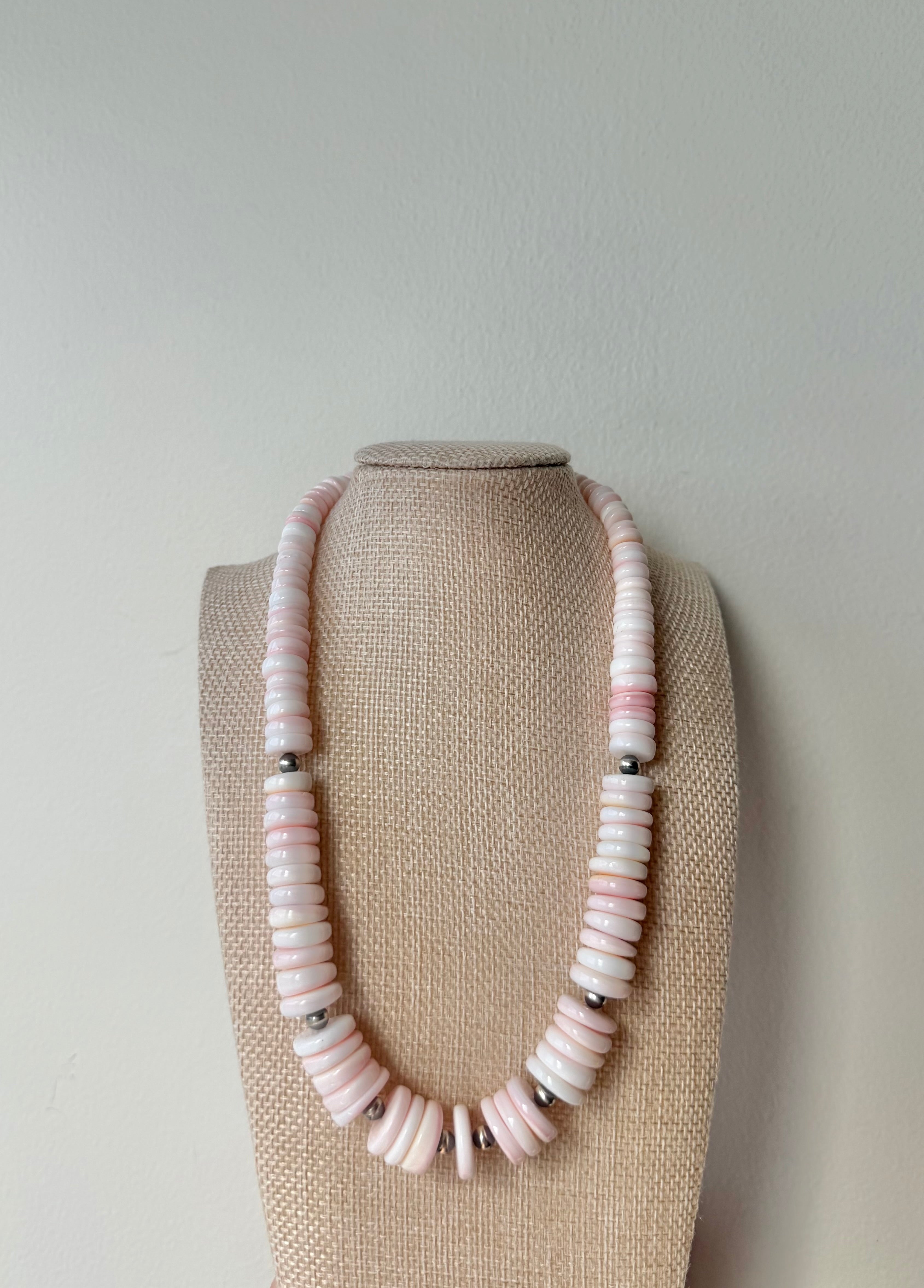 Graduated pink conch