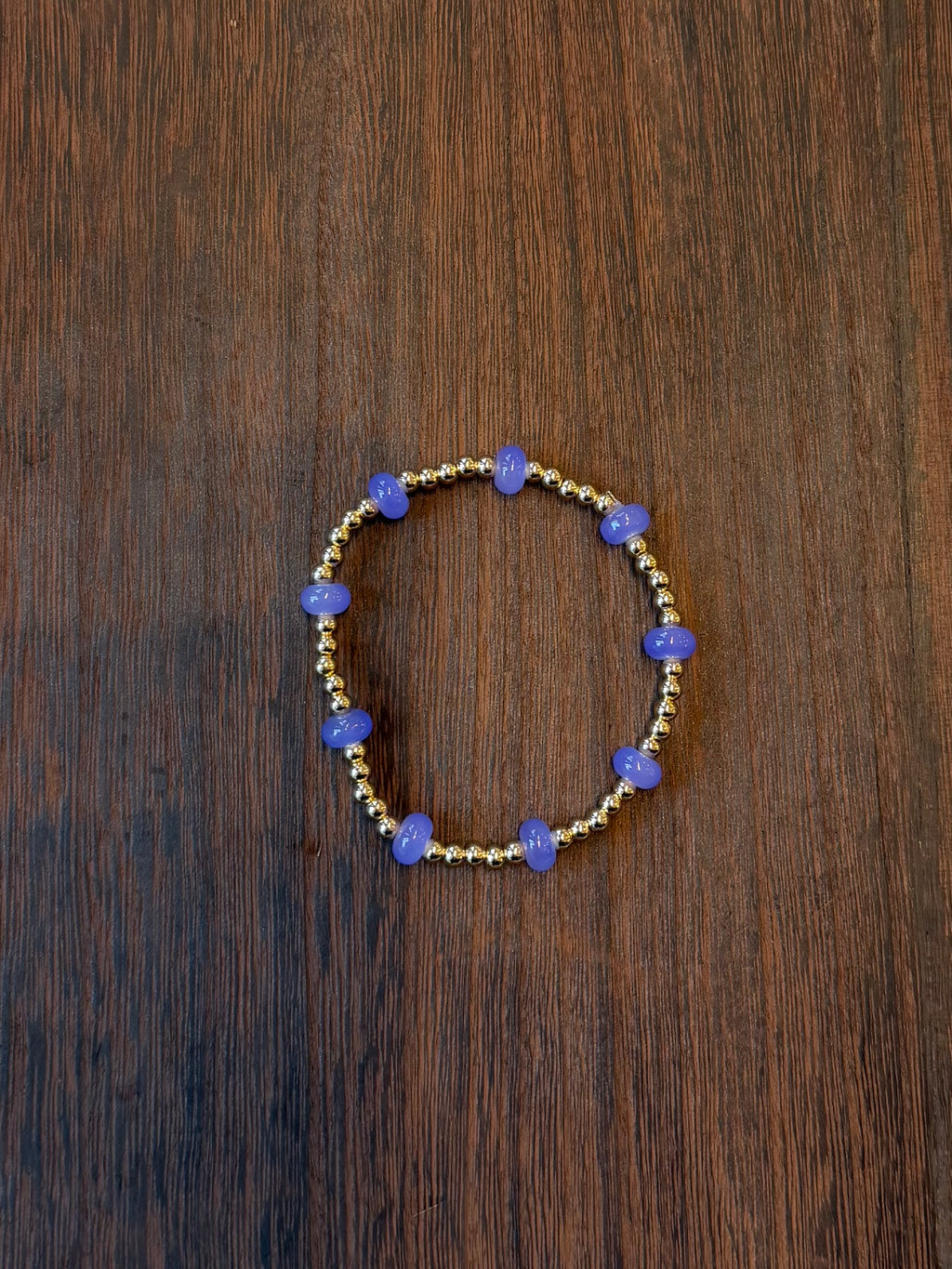 Stretchy gold bracelet