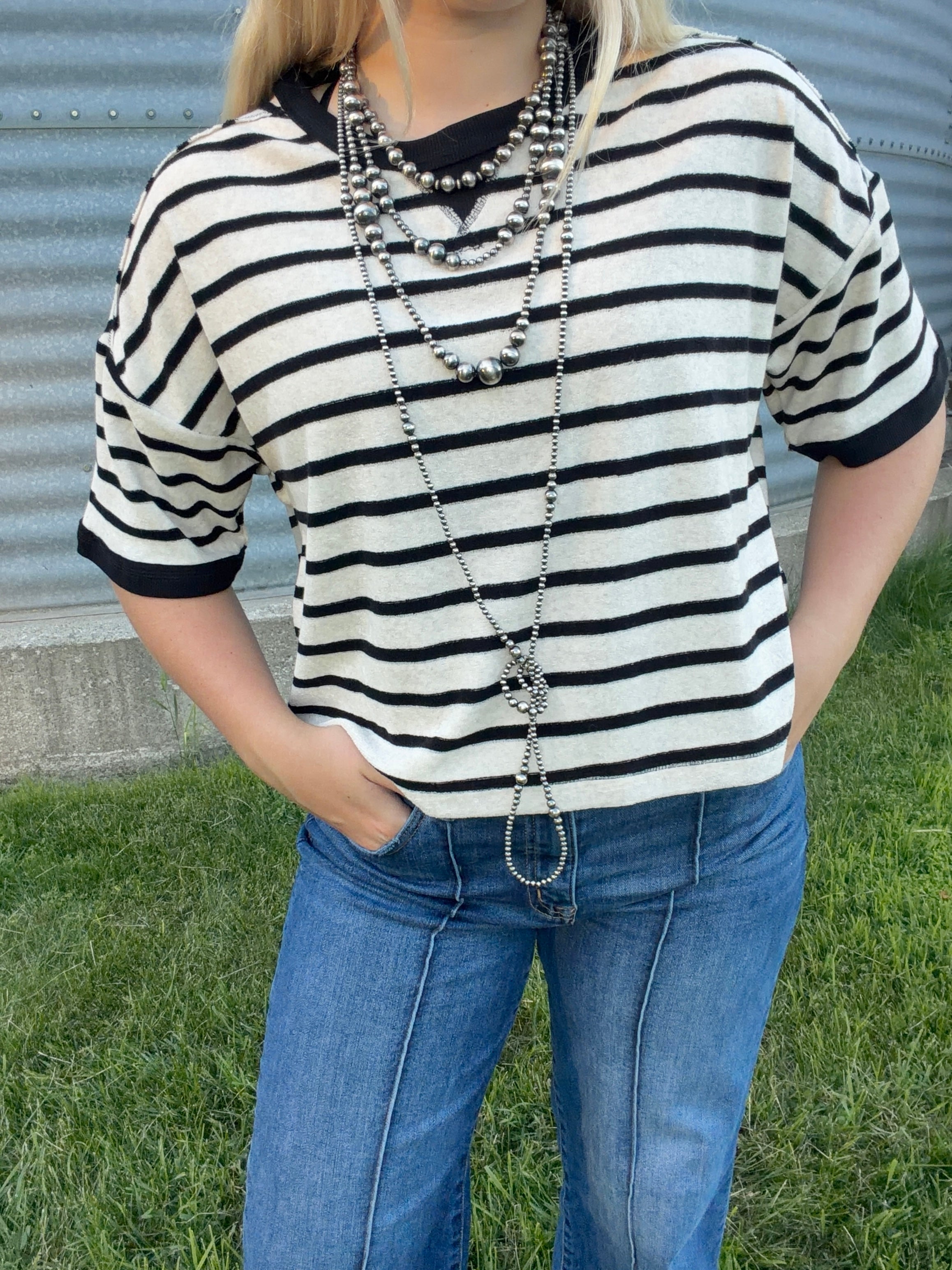 Oversized striped waist length tee - black