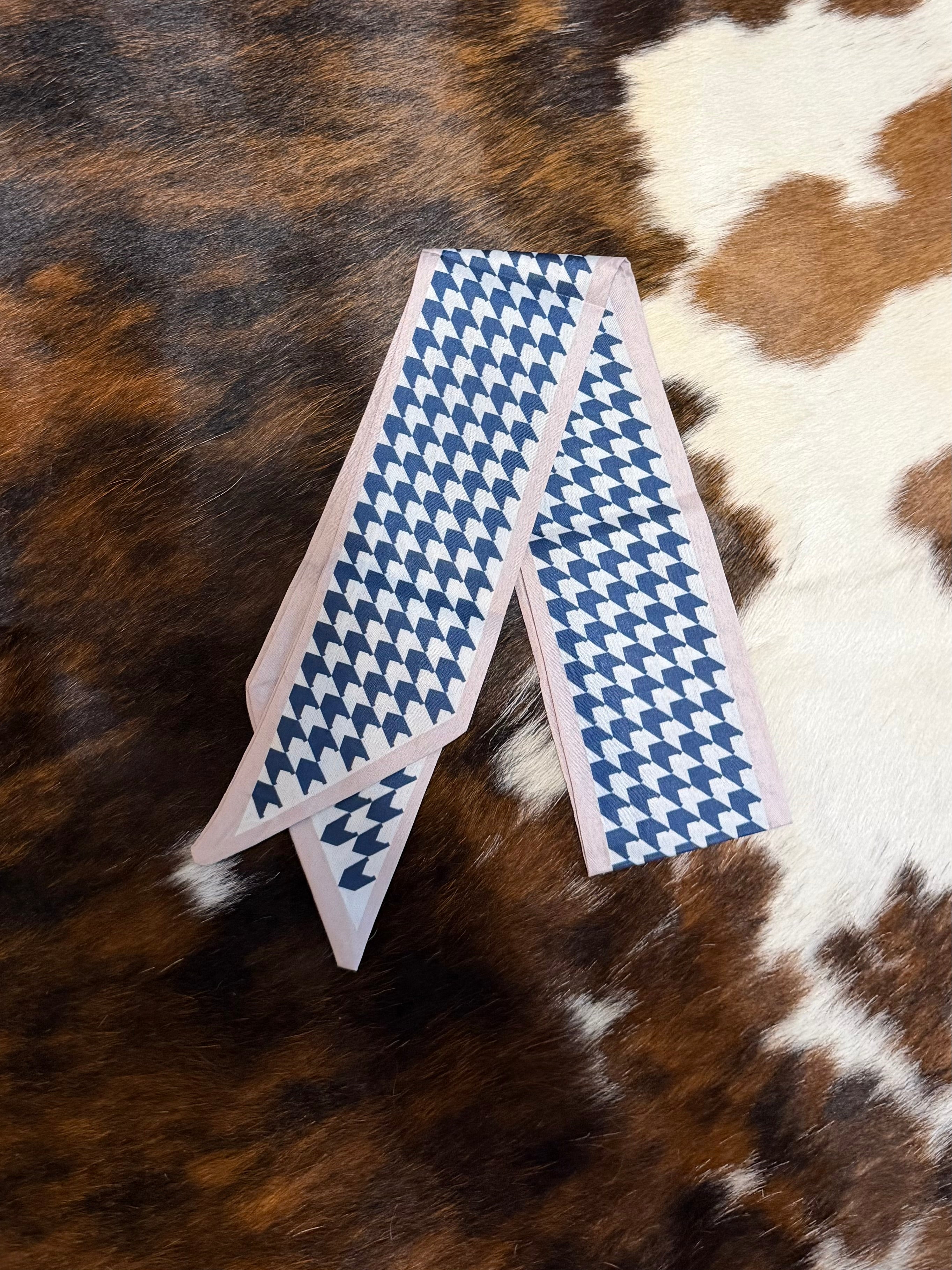 Navy/pink checkered Twilly