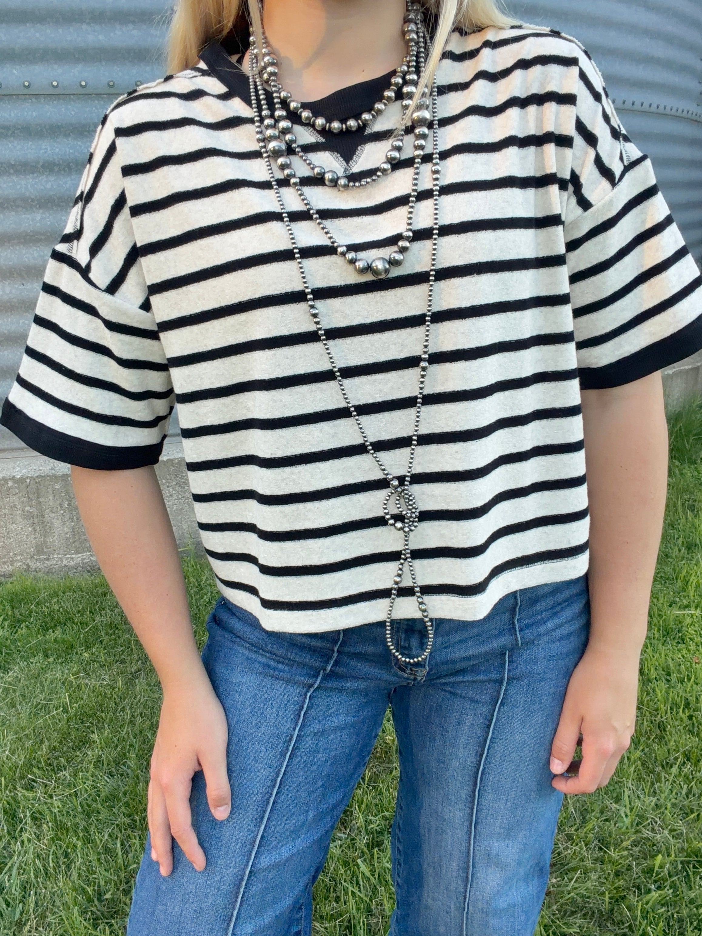 Oversized striped waist length tee - black