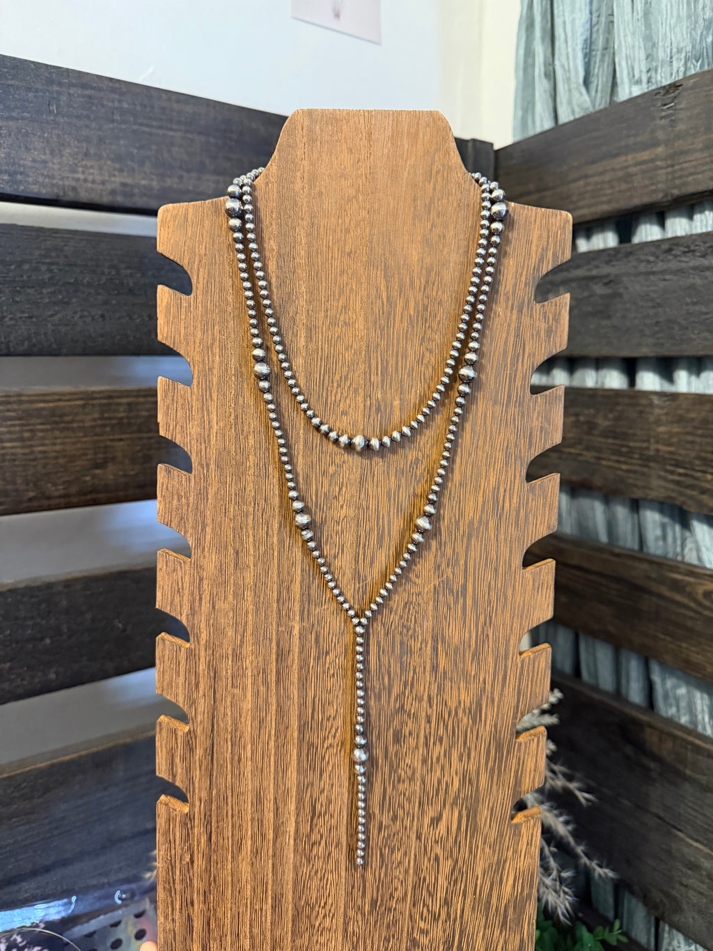 Graduated choker style